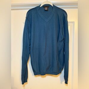Theory Men's Blue V-Neck Sweater with side stitching detail size XL